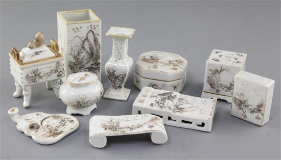 A Chinese gilt-decorated literati scholars porcelain desk set, Guangxu period, 5.5cm - 9cm